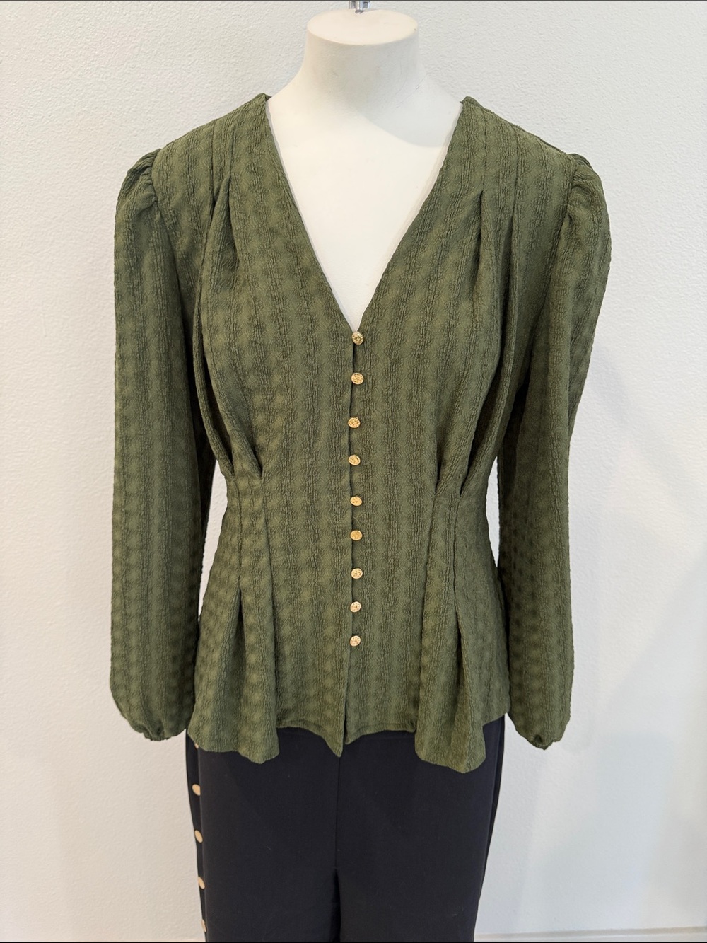 Ted Baker Olive Green V-Neck Button-Front Blouse Sz S